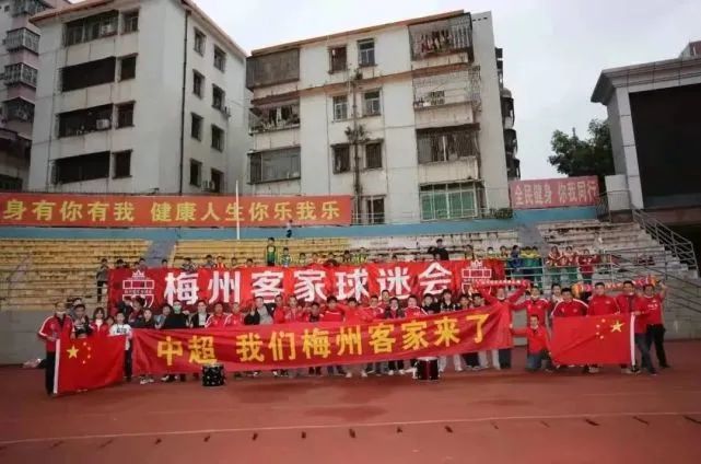 扒开老师狂揉电影